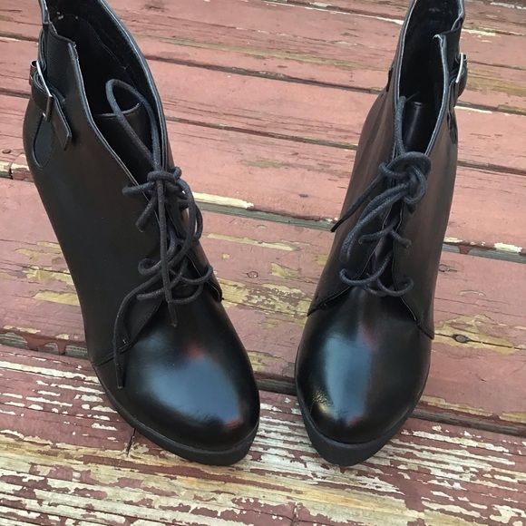 Charles David Black Booties - Picture 10 of 11